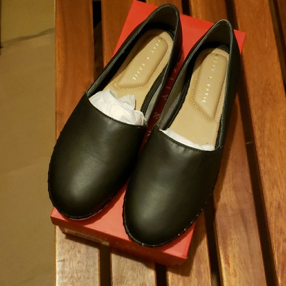 Kelly&Kate Black Loafers *NIB - Picture 3 of 6